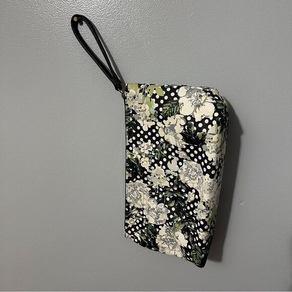 Betsey Johnson New York Polka Dot Wristlet Clutch With Silver Hardware Zip Close - Picture 6 of 8